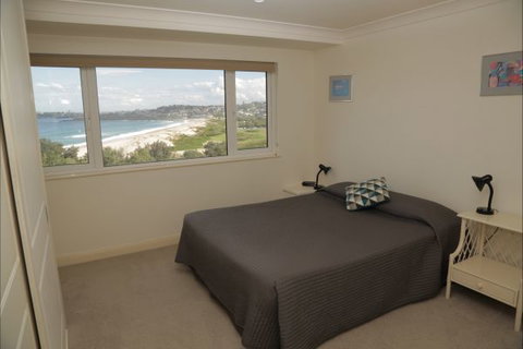 A Beach House Near Manly Two - Queensland Tourism 3